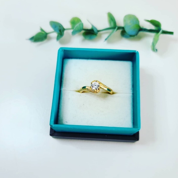 Beautiful Clear Zirconia gold plated ring/ size 7 - Picture 2 of 3